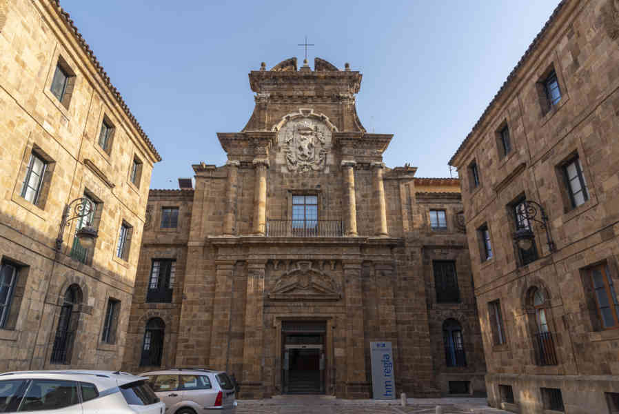 León 052 - hospital HM Regla.jpg